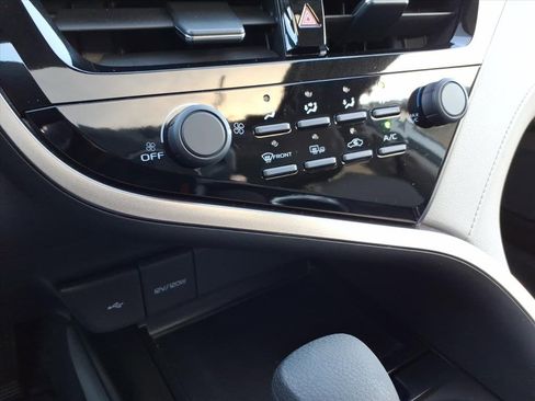 Used 2021 Toyota Camry LE image 24