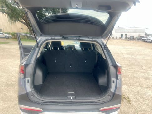 Used 2025 Kia Sportage LX FWD image 17