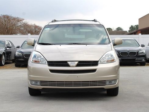 Used 2005 Toyota Sienna XLE image 2