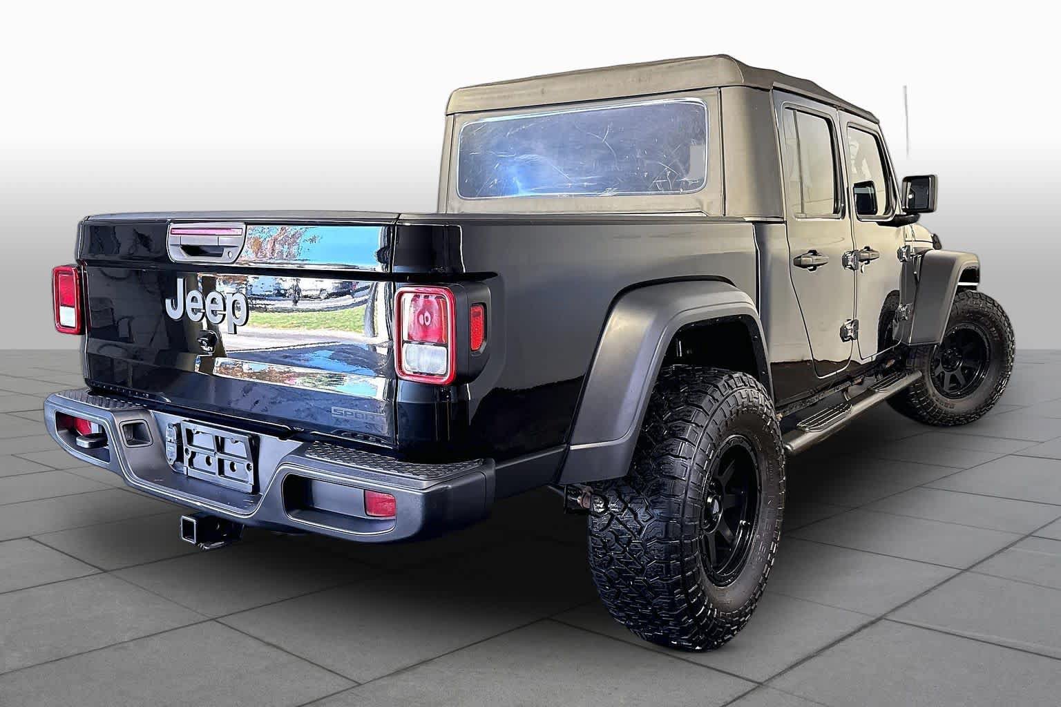 Used 2020 Jeep Gladiator Sport w/ Quick Order Package 24S AWD/4WD image 12