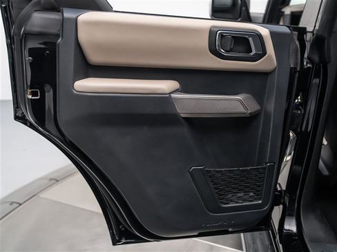 Used 2023 Ford Bronco Wildtrak image 27