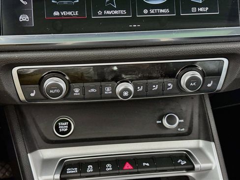 Used 2024 Audi Q3 2.0T Premium image 18