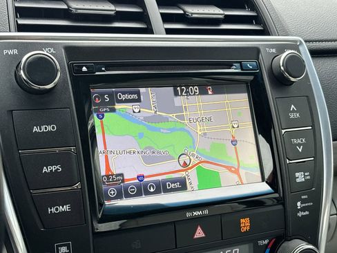 Used 2016 Toyota Camry XLE image 21