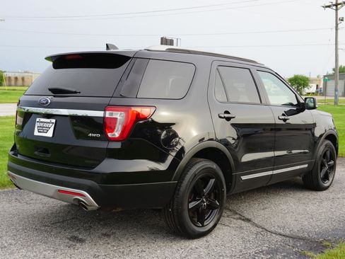 Used 2017 Ford Explorer XLT AWD/4WD image 22