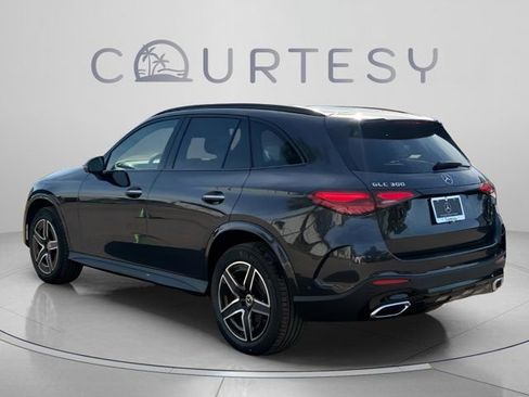 Certified 2026 Mercedes-Benz GLC 300 image 3