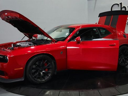 Used 2016 Dodge Challenger SRT Hellcat RWD image 17