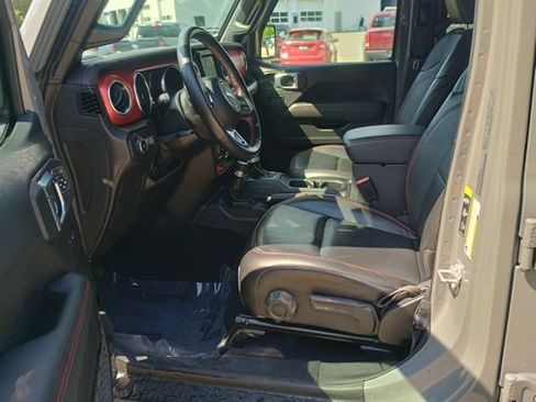 Used 2022 Jeep Wrangler Unlimited Rubicon w/ Cold Weather Group AWD/4WD image 26