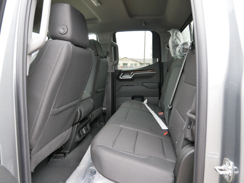 New 2026 GMC Sierra 1500 SLE w/ X31 Off-Road Package AWD/4WD image 12