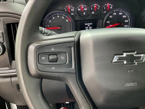 Used 2020 Chevrolet Silverado 1500 Custom w/ Custom Value Package RWD image 17