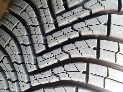 Used 2019 Toyota RAV4 Limited image 14