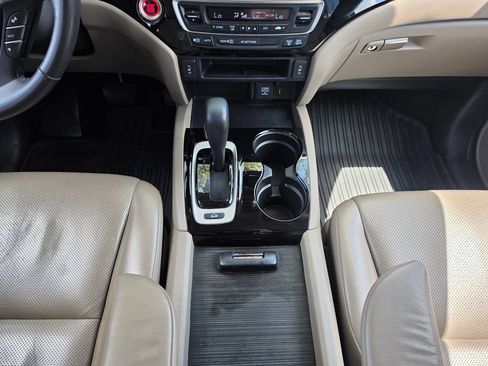 Used 2017 Honda Ridgeline RTL-E image 30