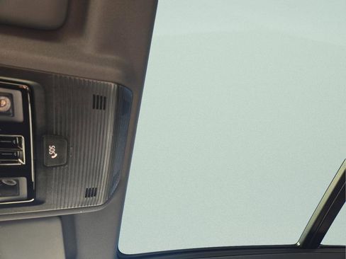 New 2026 Volkswagen Tiguan SE R-Line image 19