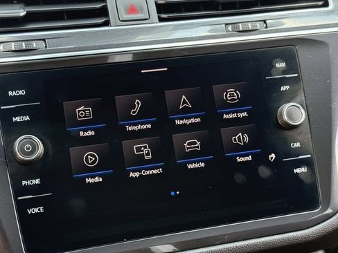 Used 2022 Volkswagen Tiguan SEL R-Line AWD/4WD image 19