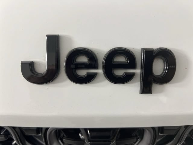Used 2024 Jeep Grand Cherokee L Summit w/ High Altitude Package AWD/4WD image 32