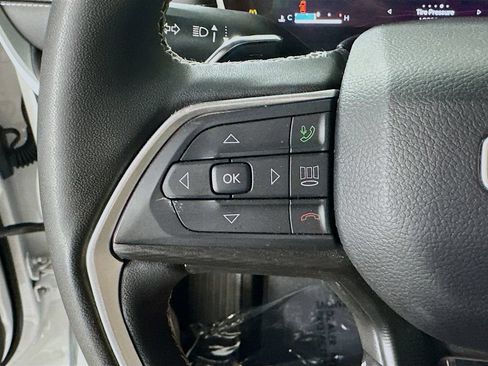 Used 2024 Jeep Grand Cherokee Altitude AWD/4WD image 21