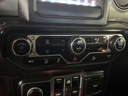 Used 2020 Jeep Wrangler Unlimited Sport S AWD/4WD image 25