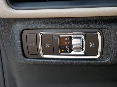 Used 2025 Lincoln Corsair Reserve FWD image 16