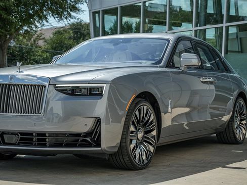 New 2025 Rolls-Royce Ghost image 5