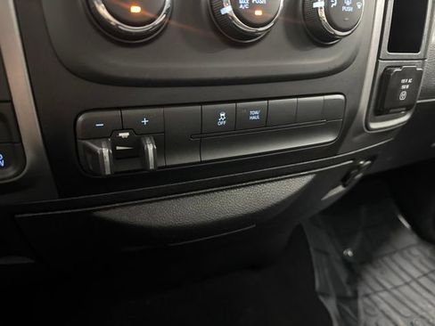Used 2022 RAM 1500 Classic SLT w/ Protection Group AWD/4WD image 40