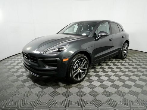 Certified 2026 Porsche Macan AWD/4WD image 1
