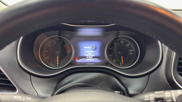 Used 2021 Jeep Cherokee Latitude Lux w/ Comfort/Convenience Group FWD image 26