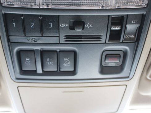 Used 2018 Toyota 4Runner Limited image 35