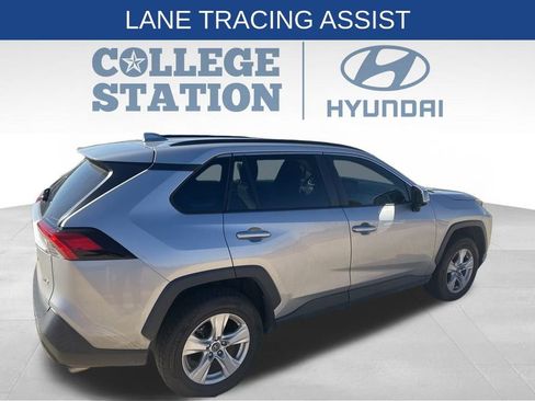 Used 2020 Toyota RAV4 XLE image 8