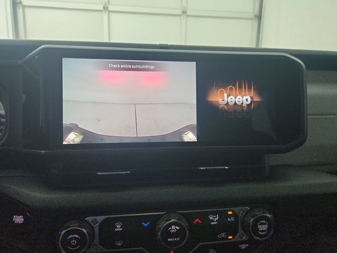 New 2026 Jeep Gladiator Sport AWD/4WD image 17