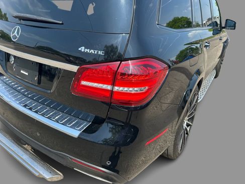 Used 2018 Mercedes-Benz GLS 550 4MATIC w/ Driver Assistance Package image 32