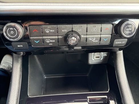Used 2024 Jeep Compass Limited w/ Elite Group AWD/4WD image 29