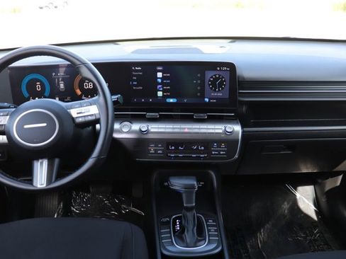 Used 2025 Hyundai Kona SEL image 13
