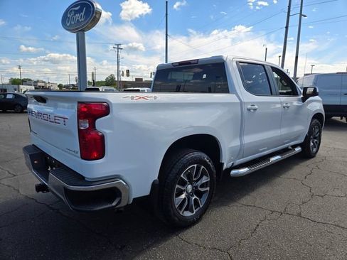 Used 2022 Chevrolet Silverado 1500 LT w/ Protection Package AWD/4WD image 11