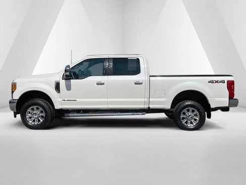 Used 2017 Ford F250 Lariat w/ Chrome Package AWD/4WD image 4