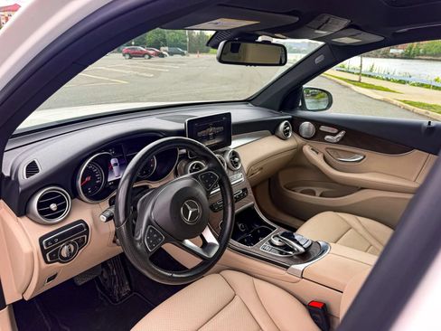 Used 2018 Mercedes-Benz GLC 300 4MATIC image 28