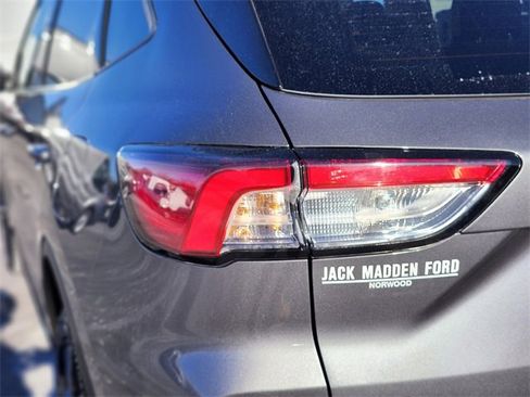 Certified 2021 Ford Escape SEL w/ SEL Stealth AWD Package image 9