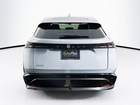 Used 2025 Nissan Ariya FWD image 7