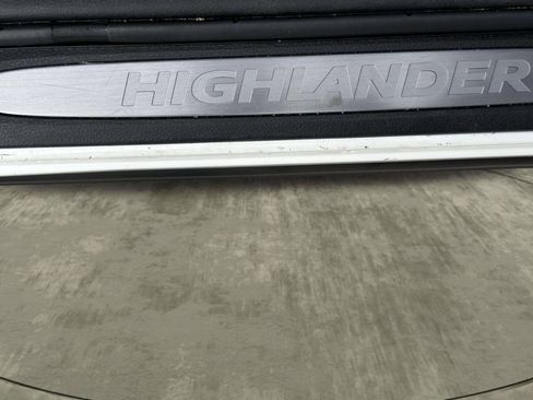Used 2019 Toyota Highlander Limited Platinum AWD/4WD image 48