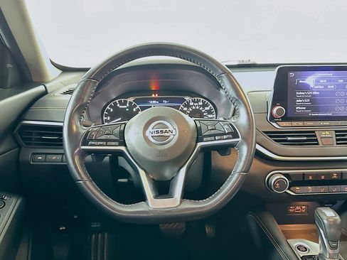 Used 2019 Nissan Altima 2.5 SR FWD image 17