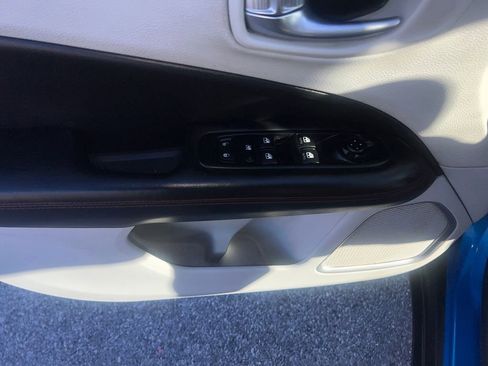 Used 2017 Jeep Compass Limited w/ Navigation Group image 11