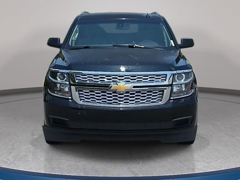 Used 2017 Chevrolet Suburban LS RWD image 2