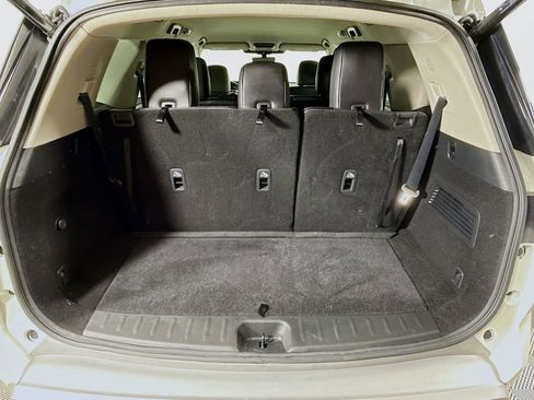 Used 2023 Nissan Pathfinder SL image 25