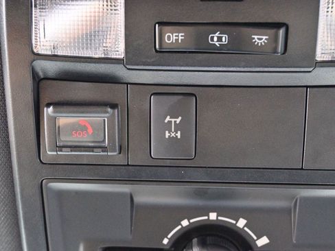 Used 2020 Toyota Tacoma TRD Off-Road AWD/4WD image 28