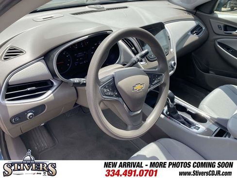 Used 2025 Chevrolet Malibu LT FWD image 22