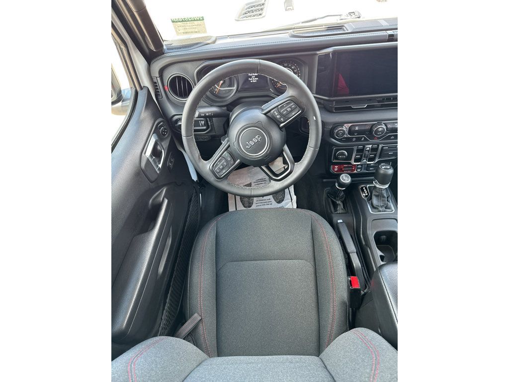 Used 2025 Jeep Wrangler Unlimited Rubicon AWD/4WD image 20