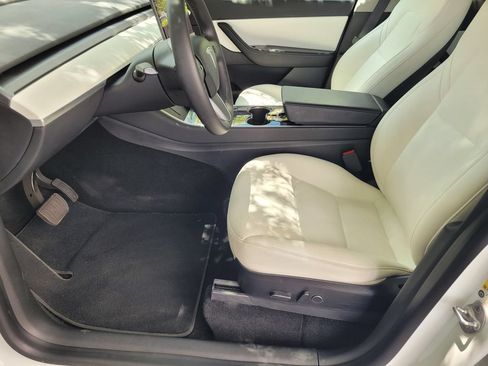 Used 2021 Tesla Model Y Long Range AWD/4WD image 20