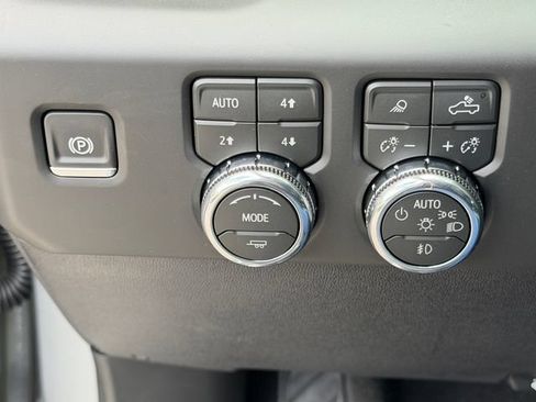 New 2026 GMC Sierra 2500 AT4X w/ AT4X AEV Edition AWD/4WD image 21