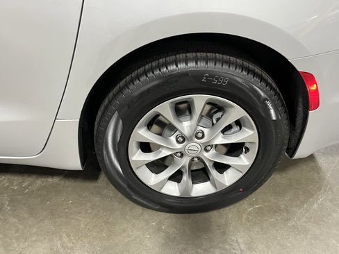 New 2026 Chrysler Pacifica Select image 27