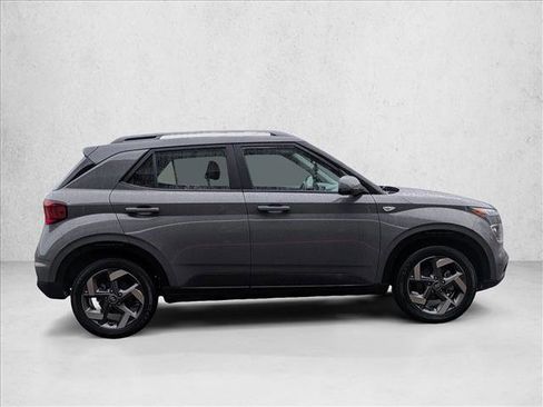 Used 2022 Hyundai Venue SEL image 4