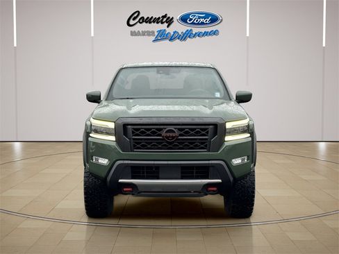 Used 2022 Nissan Frontier PRO-4X image 12