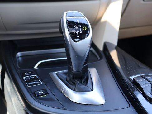 Used 2017 BMW 330i Sedan w/ Premium Package image 31